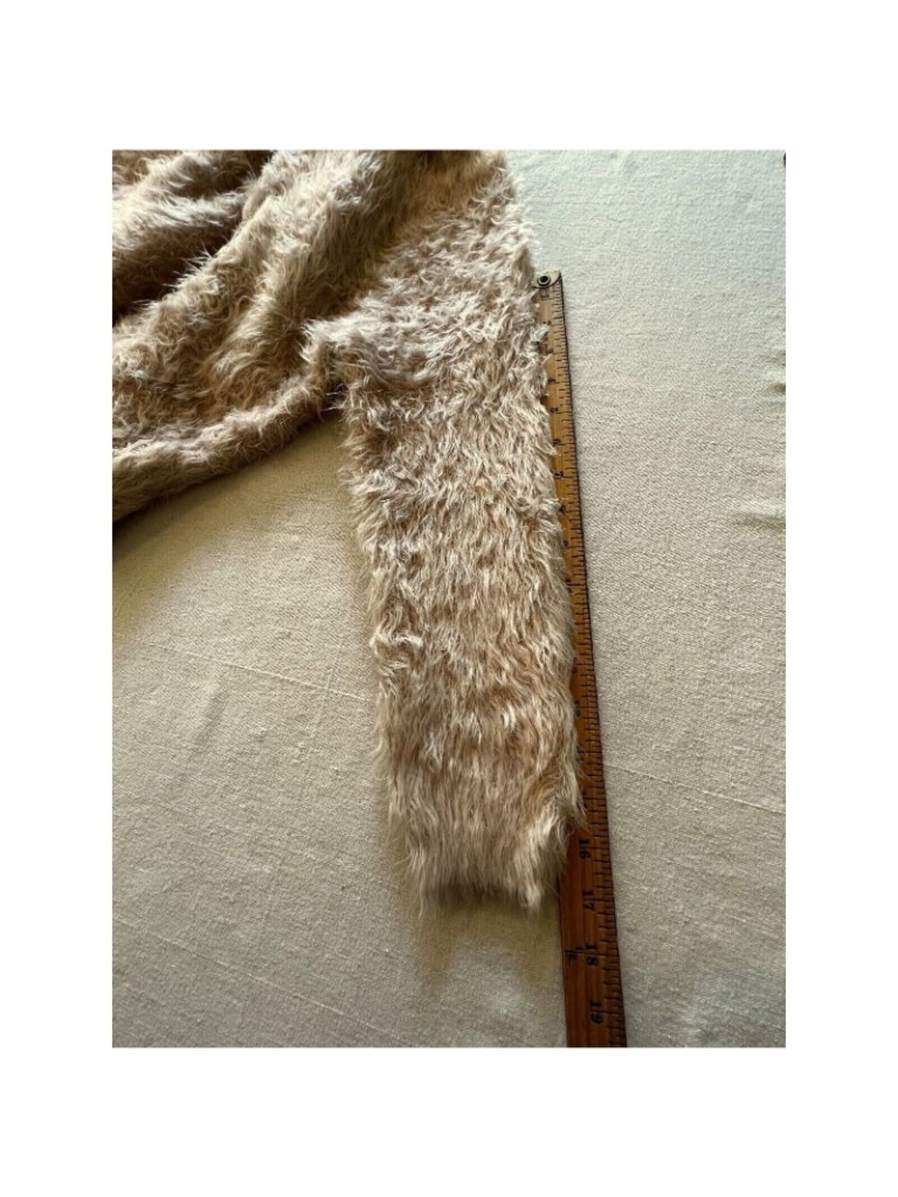 William B Womens Pullover Fuzzy Sweater Beige Lg Back Slit Festival Long Sleeve - Picture 4 of 6